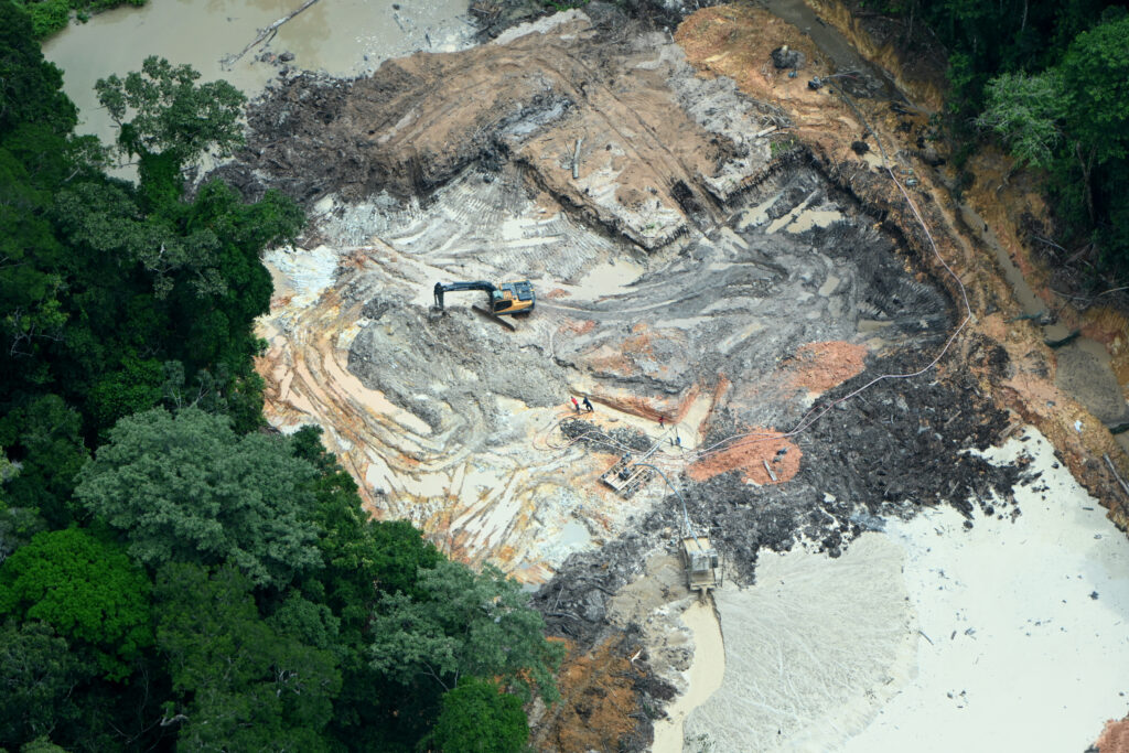 Brazil aerial photos show miners' devastation of indigenous people's land, Global development