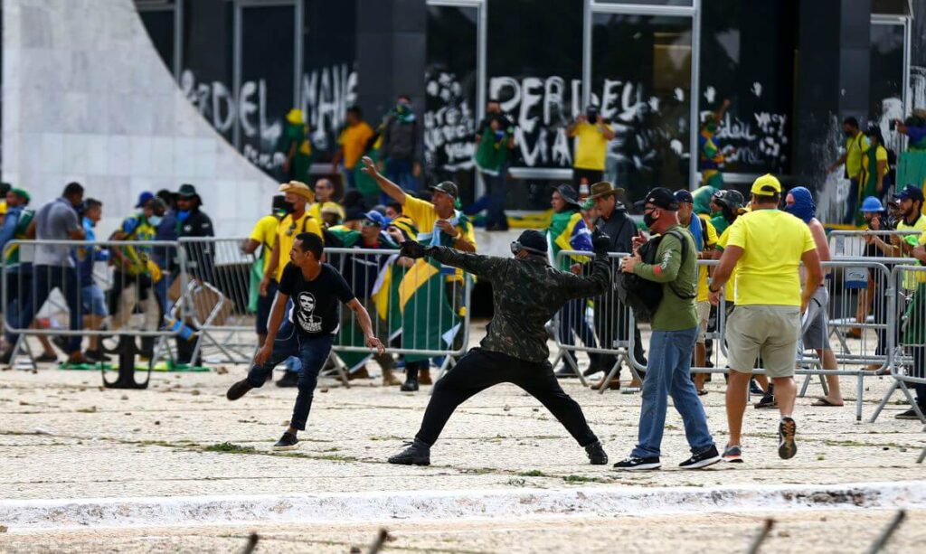 Protesters attack Brazilian government buildings on January 8 (Marcelo Camargo/Agência Brasil courtesy)