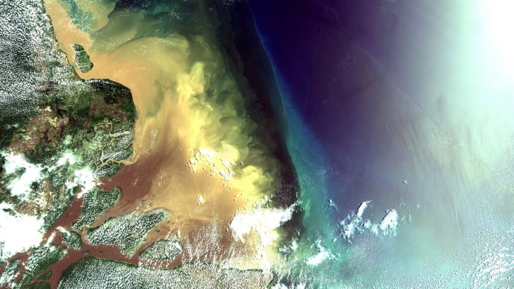 Mouth of the Amazon River, in the Atlantic Ocean, in the extreme north of Brazil (INPE courtesy)