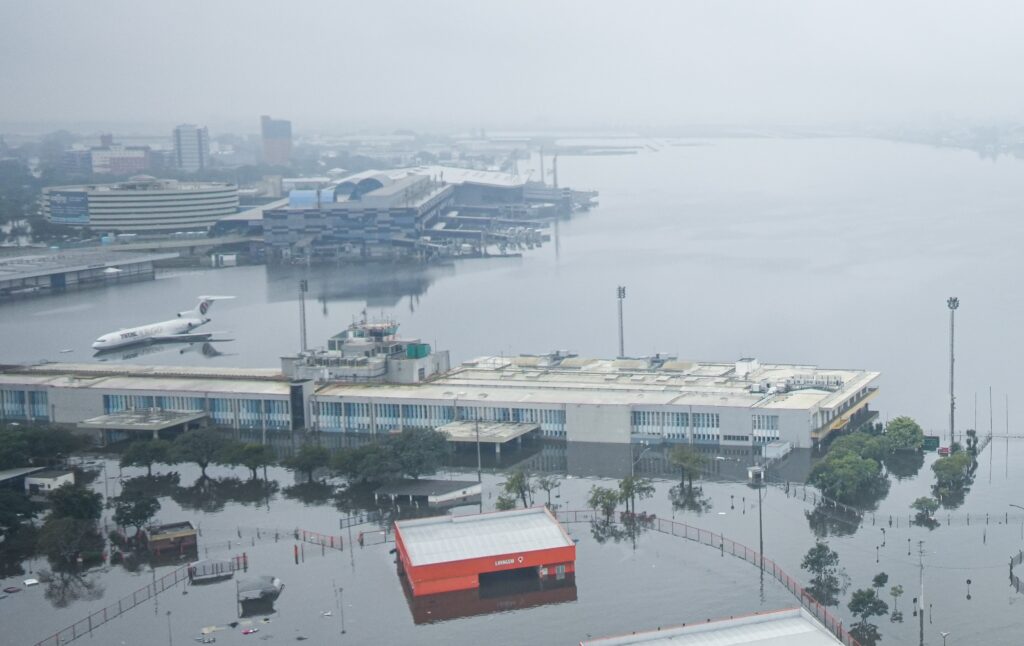 Flooding at Porto Alegre Airport (Mauricio Tonetto / Government of Rio Grande do Sul courtesy)
