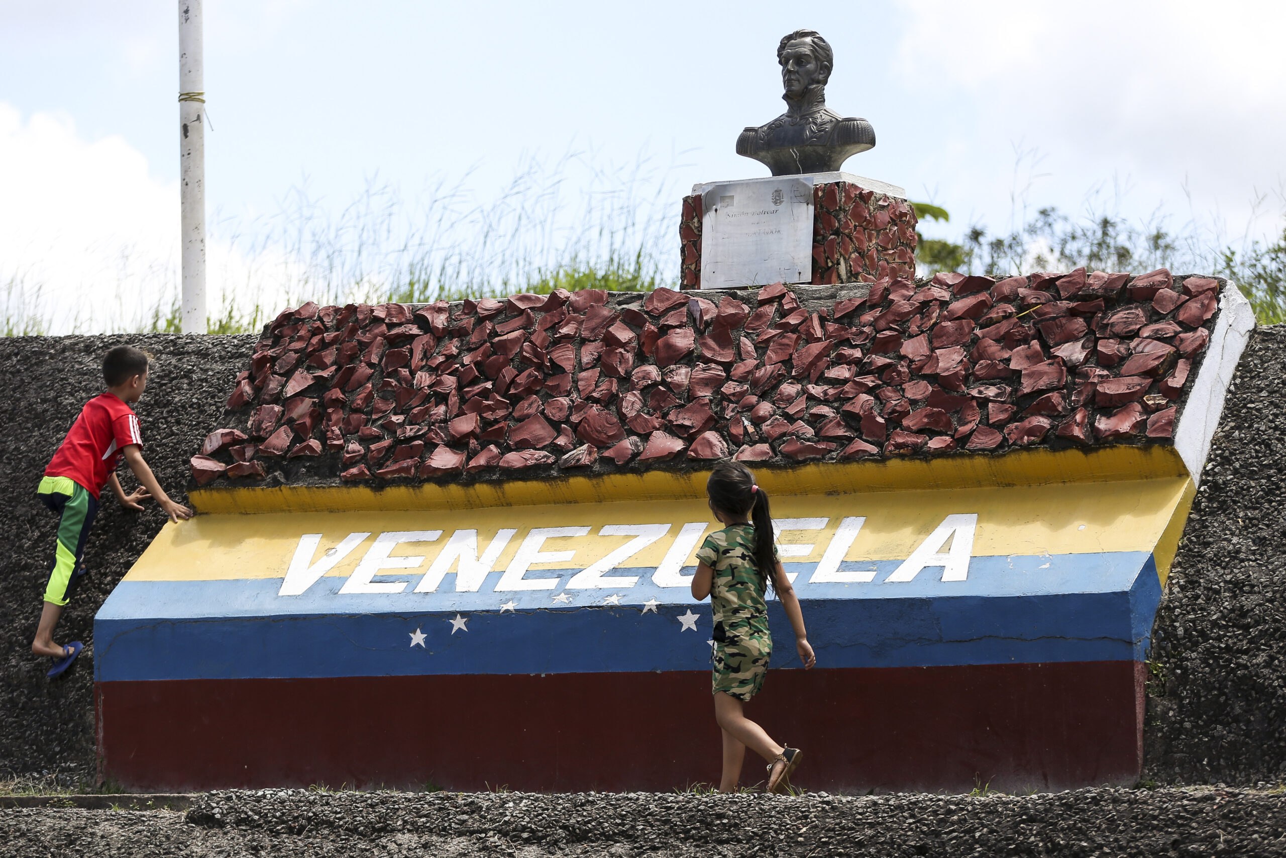 Brazil Authorizes National Guard to be deployed to border city with Venezuela